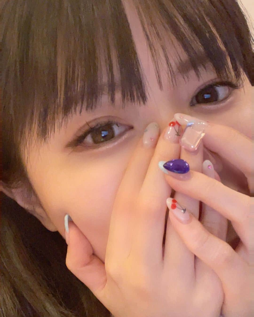 椎木里佳のインスタグラム：「ぷるぷる🍒♡」
