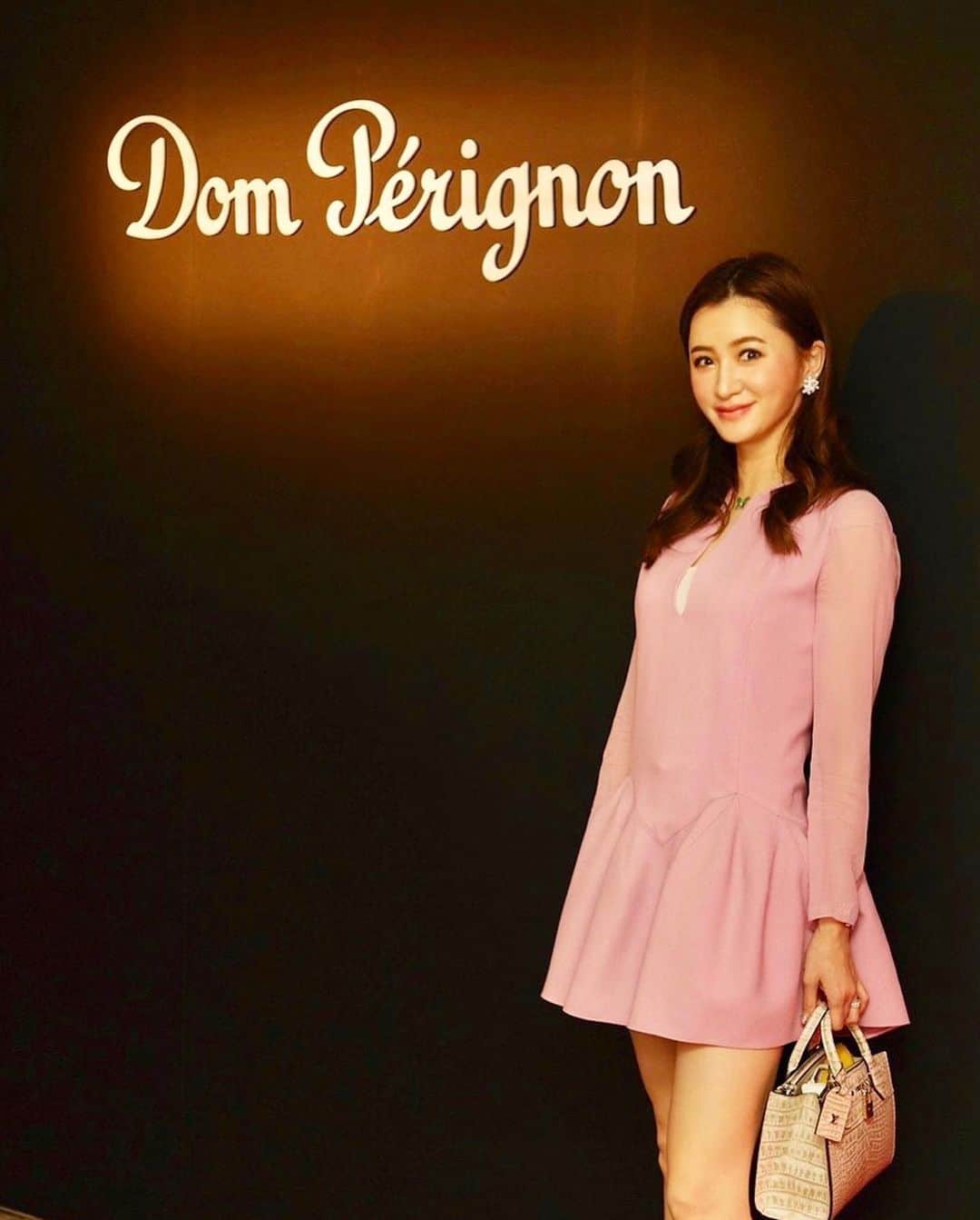 平山美春のインスタグラム：「Dom Pérignon Rosé 2008 Launch Party🍾✨ドン・ペリニョン2008ロゼの発表会へ💗 . コースの最初から最後まで合わせられるようなパワフルでエレガントなロゼ🌸 ロゼに合わせてGIVENCHY @givenchy のワンピースで💕 お料理はフロリレージュの川手シェフ🍽SDGsにも配慮した洗練されたお料理に華やかなシャンパーニュが加わり、あらゆる感覚に刺激を与えていただきました✨ お誘いいただきありがとうございました😊🌸 . #domperignon #domperignonrose  #champagne #champagnelover  #dompérignonrosé2008」
