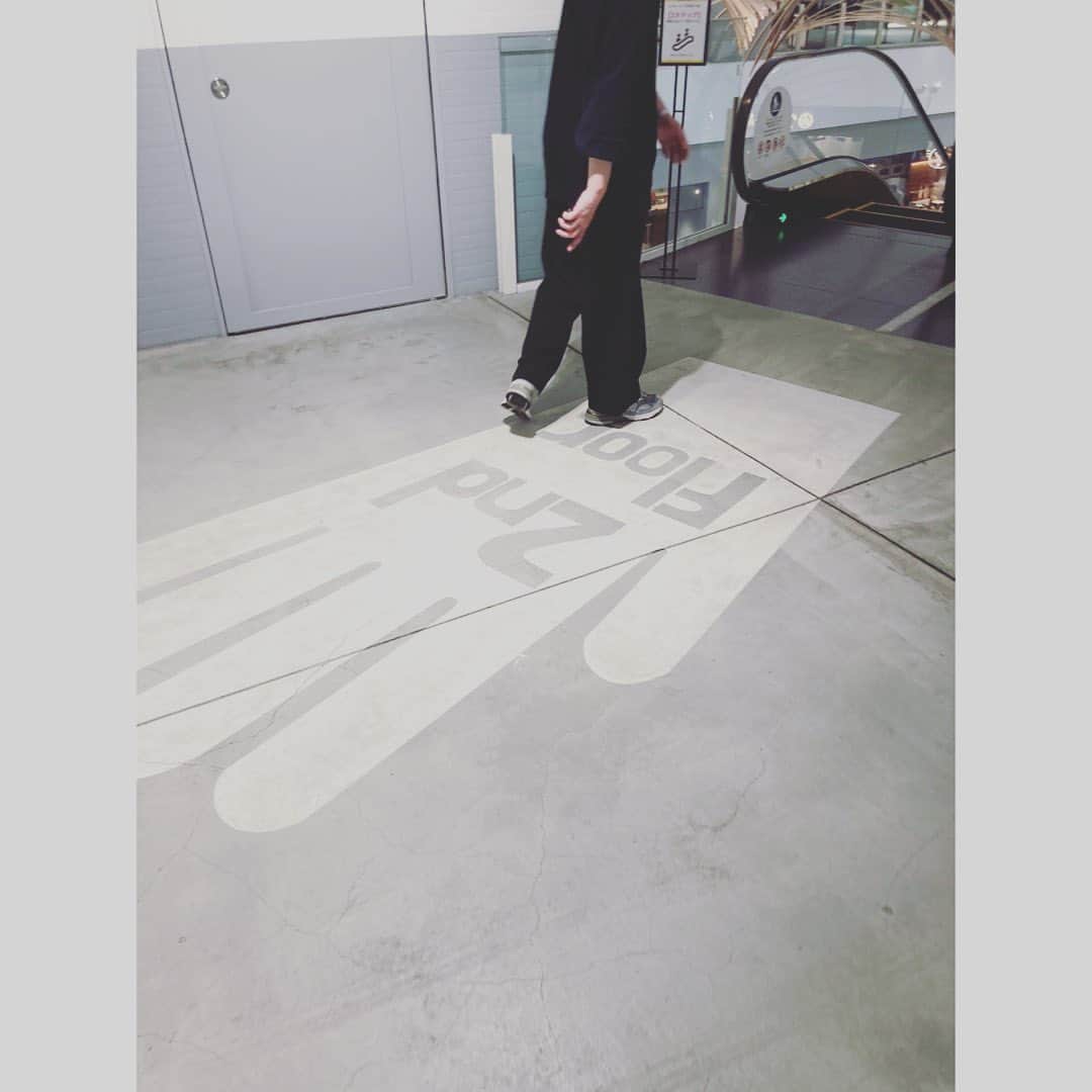 砂川一黄さんのインスタグラム写真 - (砂川一黄Instagram)「#横浜ハンマーヘッド #stomachache #狂ったセブン」4月27日 0時03分 - sunagawa_cnr
