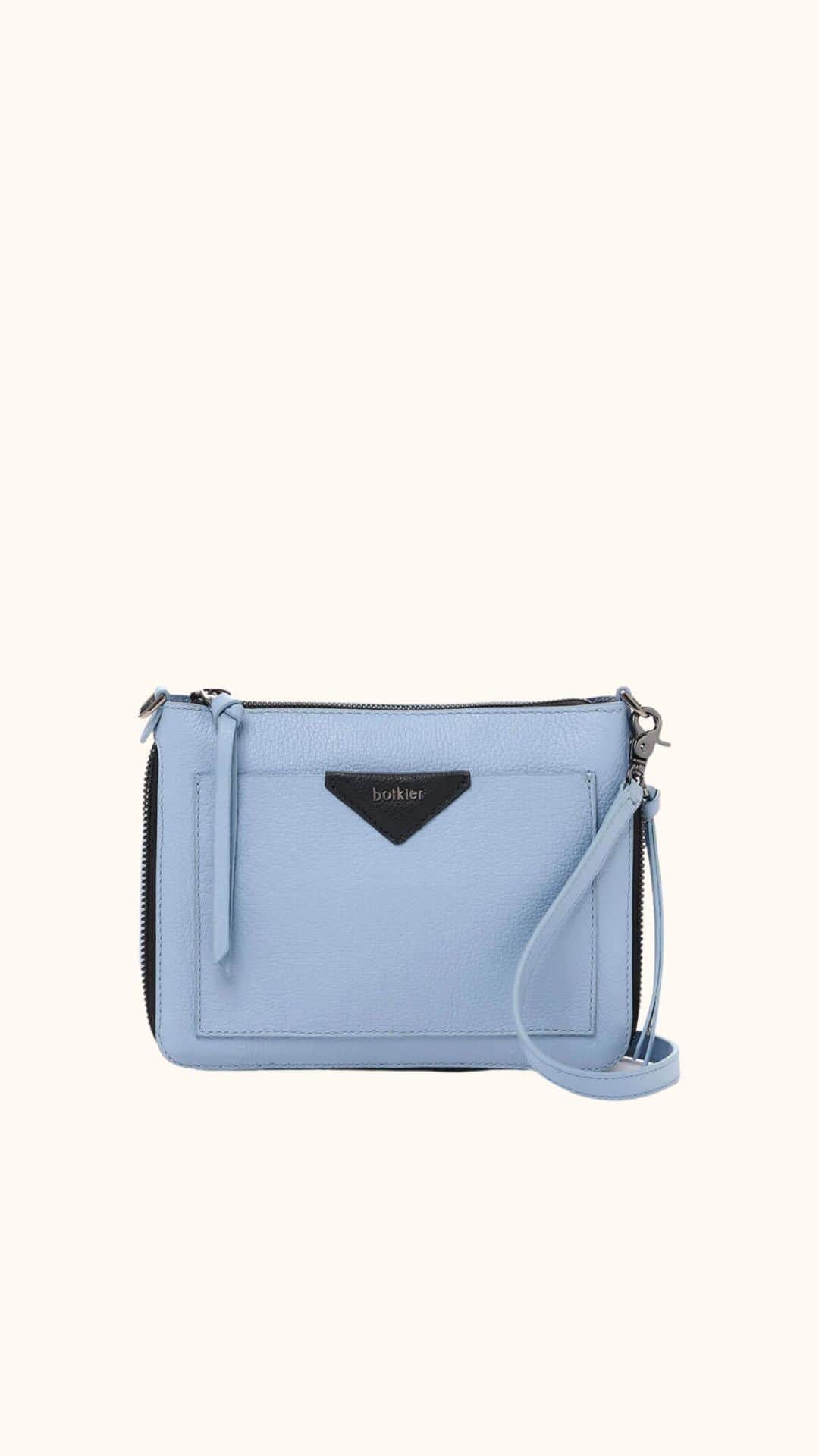 ボトキエのインスタグラム：「Here’s a reminder that the Allen Crossbody is a must have for your Spring wardrobe 💐 Oh, and it comes in 8 different colors. You’re welcome 😉」