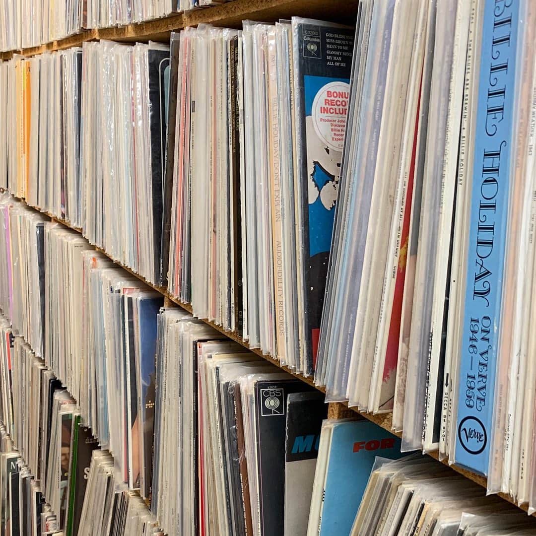 diskunion ディスクユニオンさんのインスタグラム写真 - (diskunion ディスクユニオンInstagram)「[ #webuyrecords ]  Sell your collection to us. We have been buying used record collections around the country for over 10 years and have a great reputation for paying high prices for valuable collections. Please sell your collections to us, we focus on buying large collections of vinyl records and CDs, and travel anywhere in the States. Even if it’s not a large collection, we are willing to visit if you have rare/collectable Records.  We buy used records and CDs for selling at our stores in Japan. Please sell your collections to us, we guarantee top dollar paid for your collection. Please see below FAQ and if your questions aren't answered by this page, please feel free to contact us.  VISIT US AT diskunionusa.net  #recordcollector #vinylcollection #vinylcommunity #vinyllove #secondhandvinyl #vinyljunkie #vinylrecords #vinylcollector #recordforsale　#vinylcommunitypost #vinylcollection #vinylcollectionpost #vinylgram #vinylnerd #vinylgeek #vinylcollector #vinyllover #vinyladdict #vinyljunkie #record #recordoftheday #recordgram #recordcollection #recordcollector #jazz #jazzrecords #jazzvinyl #diskunion #ディスクユニオン」4月27日 14時07分 - diskunion