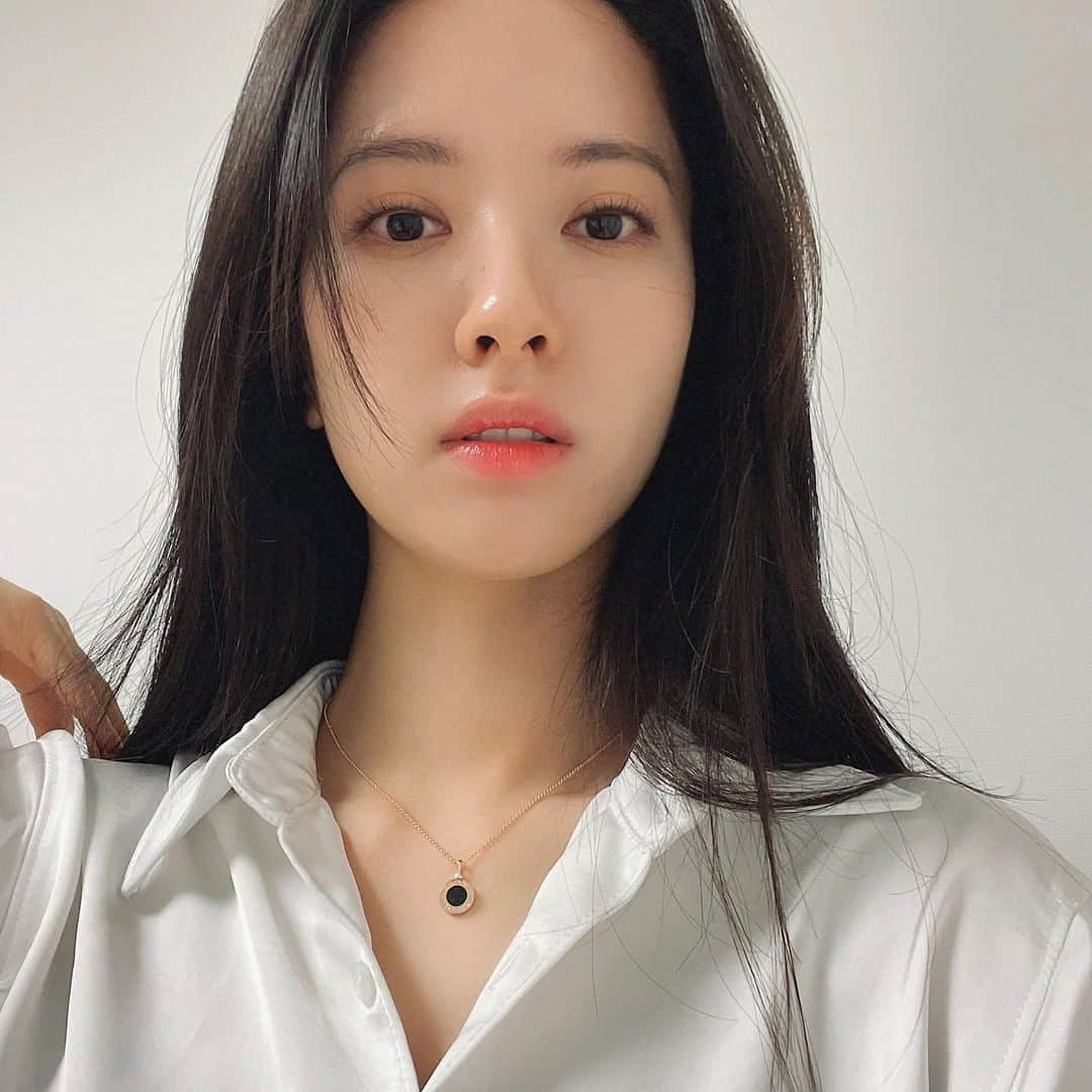 ボナさんのインスタグラム写真 - (ボナInstagram)「1995.08.19🖤  #BVLGARI #BvlgariBvlgari #AD」4月27日 14時40分 - bn_95819