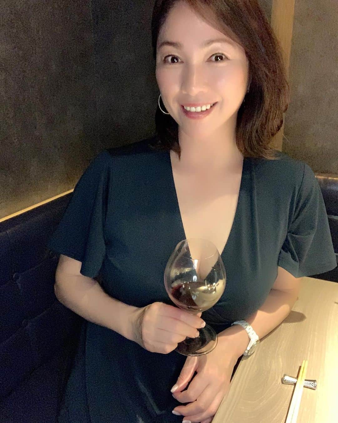 田中悦子さんのインスタグラム写真 - (田中悦子Instagram)「🍷🍷🍷  #🍷 #ワイン好き #wine #winelover  #ワイン好きな顔 #美味しいと言ってる顔 #今日も飲むからせっせと動く」4月27日 7時25分 - etsuko.reborn25