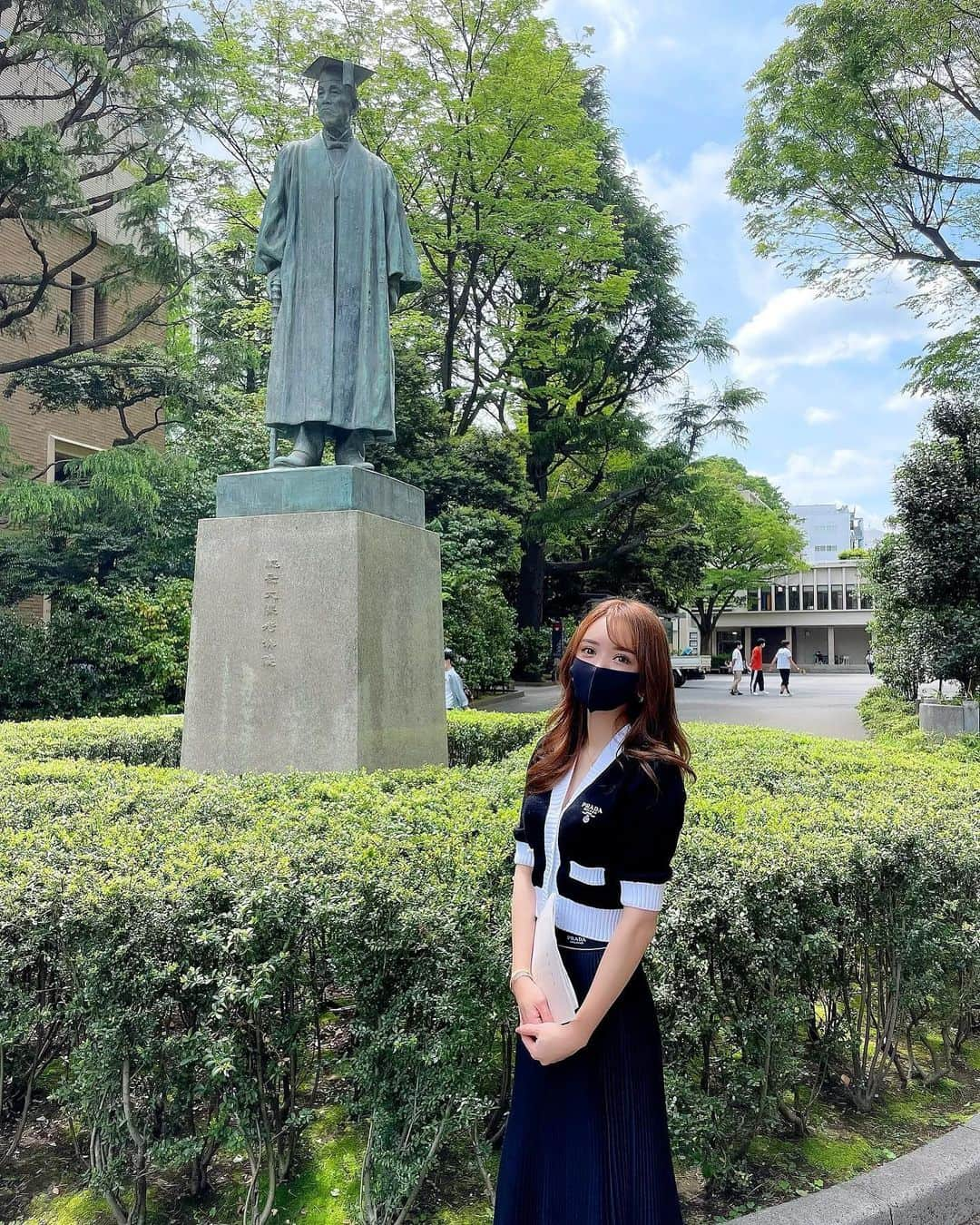 伊東亜梨沙さんのインスタグラム写真 - (伊東亜梨沙Instagram)「卒業以来、久々の母校へ🏫 税理士試験の申込資格に 卒業証明書と成績証明書が必要なので 取りに行ってきた❣️ . 皆んな輝いててまぶしかった🥹 大学時代の思い出が蘇ってきて あの頃に戻りたくなったよ🥹 懐かしすぎて14号館のホワイエに立ち寄って帰りました。笑 . . #早稲田大学 #wasedauniversity」4月27日 13時08分 - arisa__917m