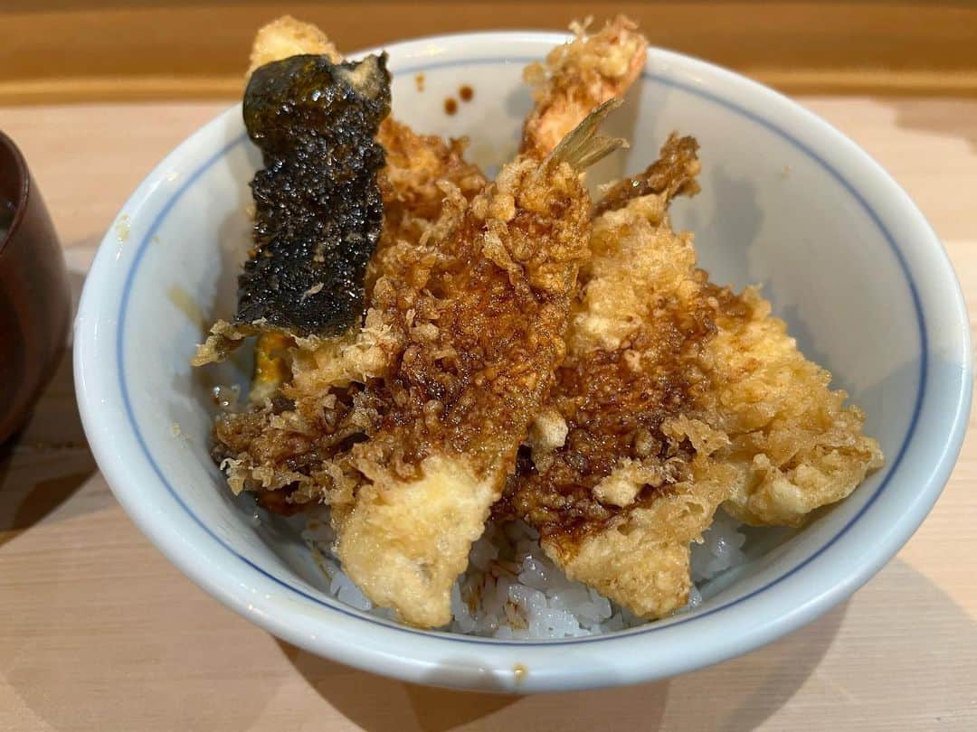 Miku Hirata 平田未来のインスタグラム：「天丼、キス追加、ご飯少なめで」