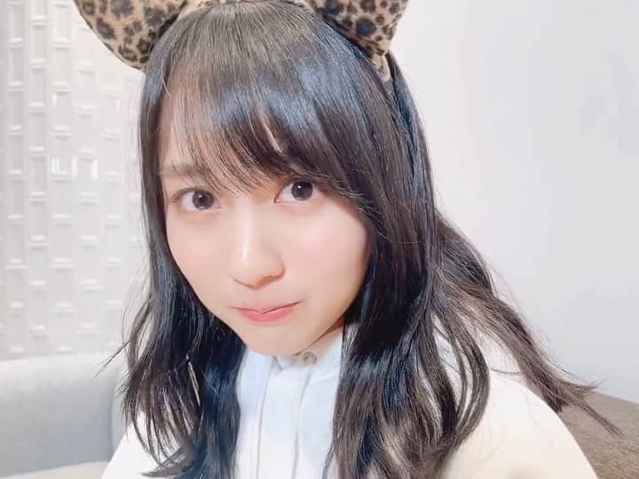 賀喜遥香のインスタグラム：「#賀喜遥香1st写真集まっさら  初版16万部を記念して、 大人気だった #にゃっきーさん  がふたたび登場  #賀喜遥香  #賀喜遥香1st写真集」