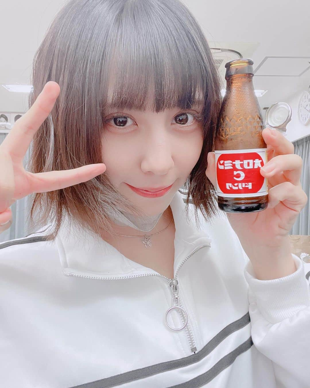 松藤瑛瑠さんのインスタグラム写真 - (松藤瑛瑠Instagram)「『My favorite drink🥤』 ⁡ *☼*―――――*☼*―――――*☼*―――――*☼* ⁡ ⁡ ⁡ 毎日絶対飲むのはこれです🌼 ⁡ 元気ハツラツということで 元気チャージしてます︎︎ ⠉̮⃝︎︎* ⁡ みなさんの好きな飲み物教えて🥰💭 ⁡ ⁡ ⁡ *☼*―――――*☼*―――――*☼*―――――*☼* ⁡ ⁡ ⁡ #fashion #fashionista #fashionblogger #code  #outfit #outfitoftheday  #ootd #drink #favorite  #cute #cool #instagood  #instagram  #likeforlikes  #follow #love #diet #grl  #instafashion #selfie  ⁡ #ファッション #コーデ  #自撮り #いいね返し  #フォロー #ダイエット  ⁡ #좋아요 #팔로우 #셀카  #얼스타그램」4月27日 17時22分 - erumiruku