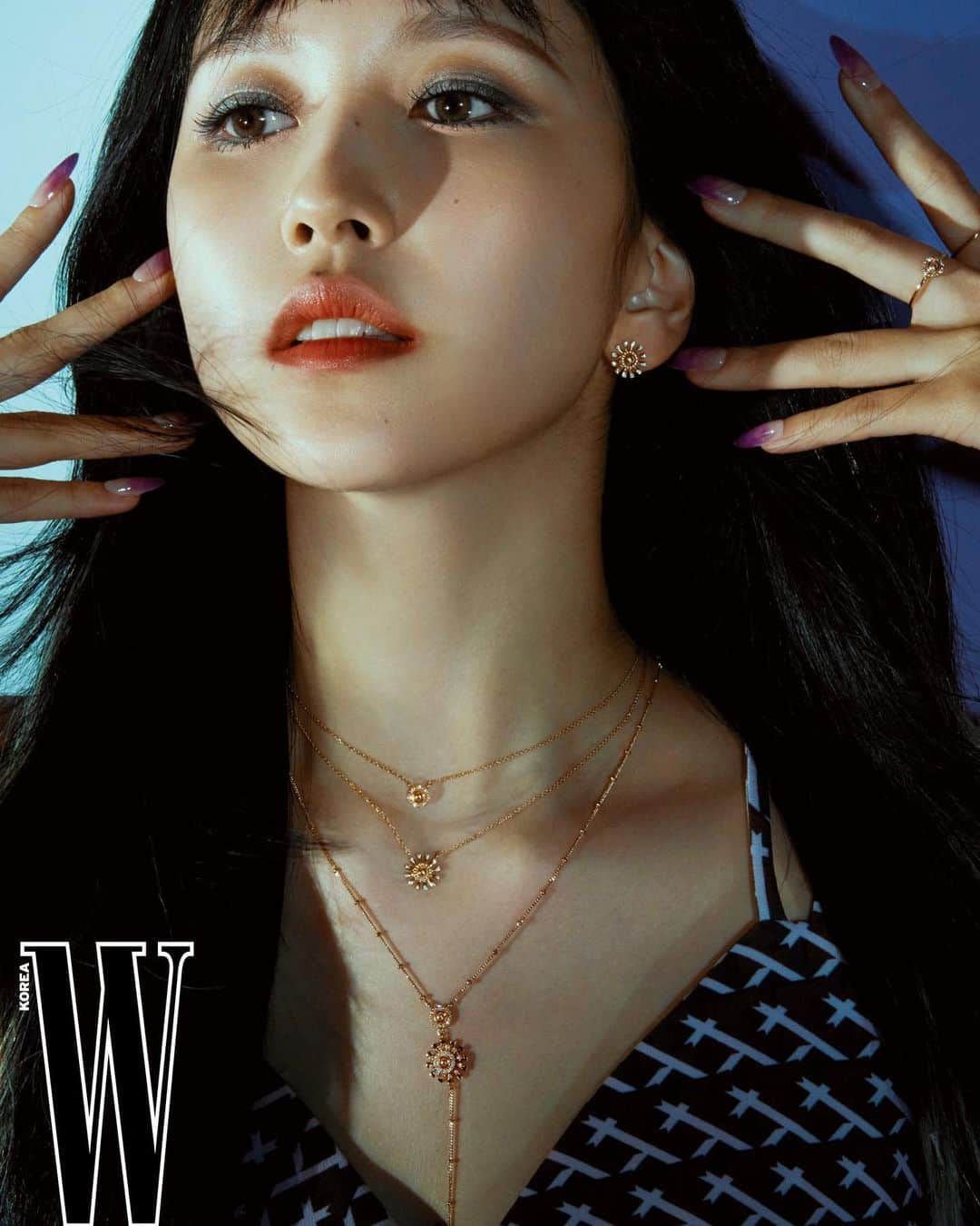 ミナさんのインスタグラム写真 - (ミナInstagram)「MINA & METROCITY & W Korea  bit.ly/3rPJcQ7  #TWICE #트와이스 #MINA #미나 #METROCITY #WKorea #광고」4月27日 17時54分 - minajype