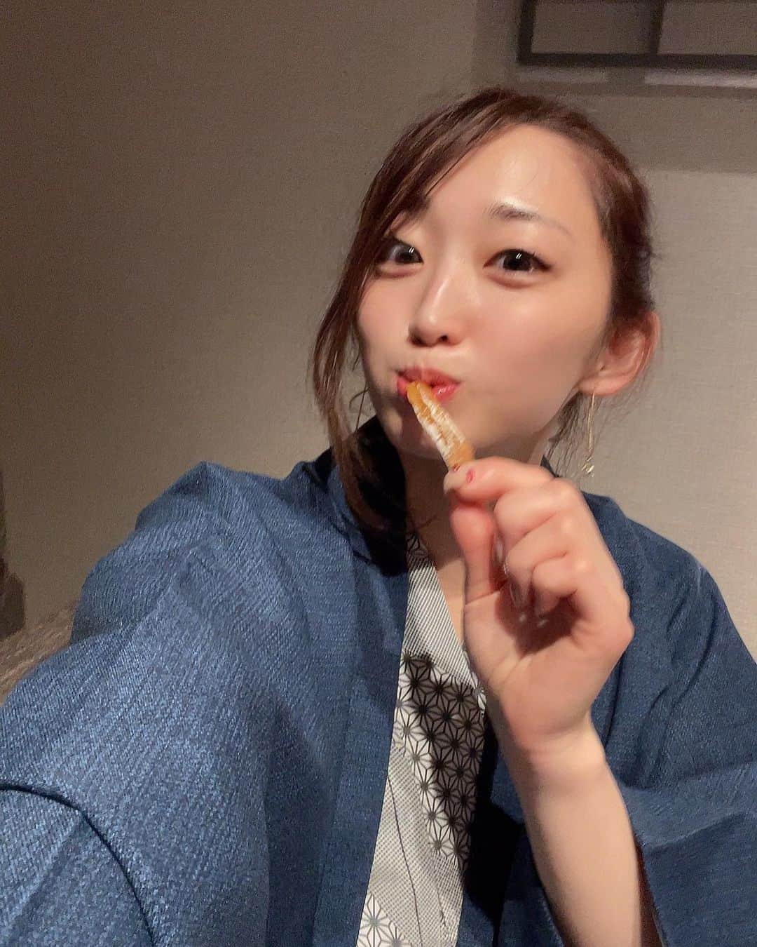 Saraさんのインスタグラム写真 - (SaraInstagram)「♨️♨️♨️♨️♨️  一緒に露天風呂入った後は  お酒と美味しいおつまみで  一杯やりたいので  付き合ってもらえますか？🥺  #旅行好きな人と繋がりたい  #露天風呂♨️  #お酒好きな人と繋がりたい  #休日の過ごし方  #いっぱい食べる君が好き  #京都  #kyoto  #japan  #何食べてるでしょうか」4月27日 19時15分 - sara_burlesque
