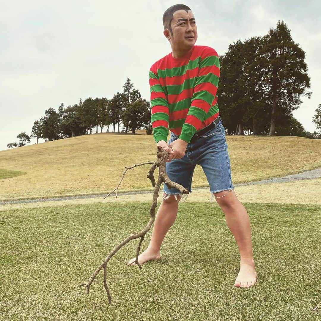 長田庄平のインスタグラム：「猿やプロゴルファー猿や‼️🐒  #プロゴルファー猿 #ゴルフ #有吉の壁 #チョコレートプラネット」