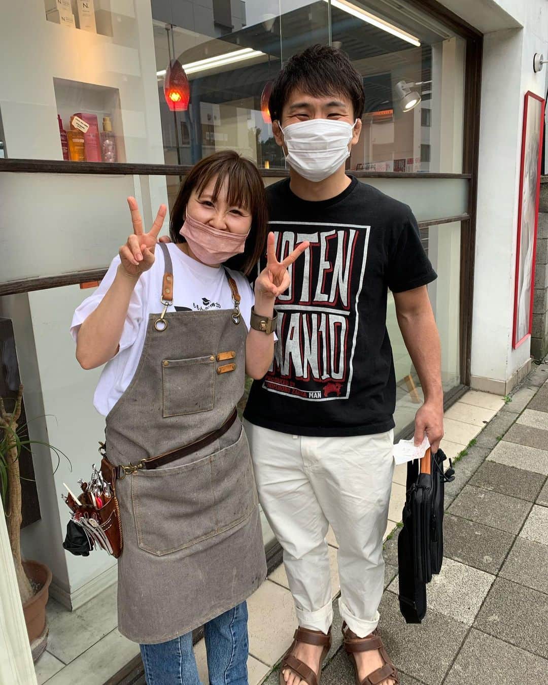 升水翔兵のインスタグラム：「モモ研メンバー様の美容院に行って来ました✨ もちろんオーダーは『竹野内豊』です。  金沢八景の『デラメアKの相川さん』おすすめです。  デラメアK金沢八景店↓ https://beauty.hotpepper.jp/slnH000120554/」