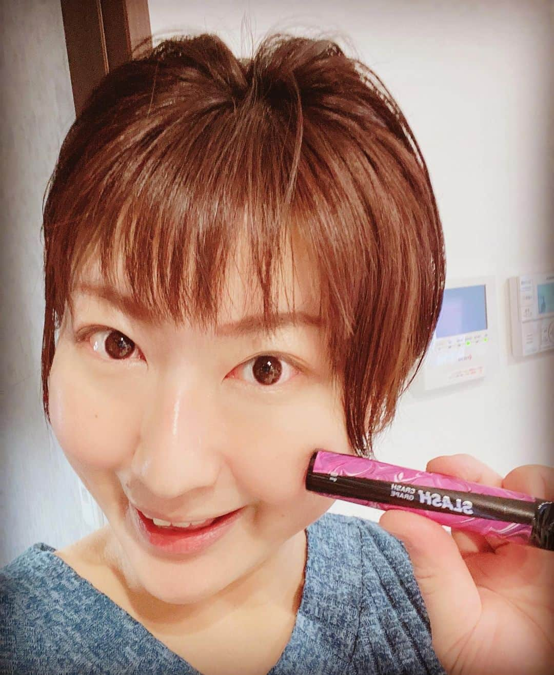 遥めぐみさんのインスタグラム写真 - (遥めぐみInstagram)「今回もお！@VapeSlash 様より頂きました🙇‍♀️ 最新フレーバー🍇10クラッシュグレープ🍇 箱開けたら、あら？結構甘ったるいんか？！と思ったら吸うとアレ？いけるうっ！ お試しあれーっ #slash #vape #シーシャ #電子タバコ #vape好きな人と繋がりたい  購入はこちら⤵︎ bit.ly/36vaEL3」4月27日 21時33分 - haruka_megumi