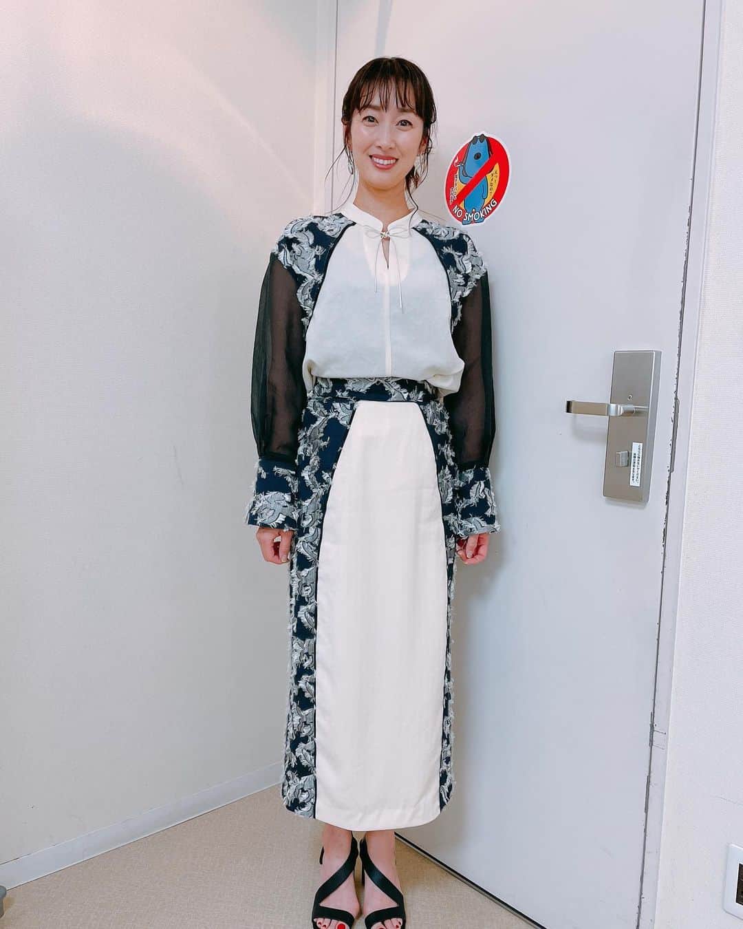 坂下千里子　スカート 