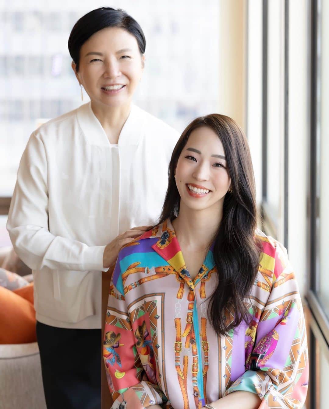 野口啓代のインスタグラム：「@anteprima_japan から荻野いずみさんとの対談、後半が公開されました🤭💭💕  今回は日本と世界の違い🌍 今後の夢について🌈  夢を叶え、さらに輝き続けているいずみさんの言葉は力強く、勇気付けられました🥹❤️‍🔥素敵な機会をありがとうございました✨  これからもbag愛用します👜🤎  @anteprima_japan  #アンテプリマ  --------------------------------------------- https://www.wirebag.jp/sp/talksession02_2/」