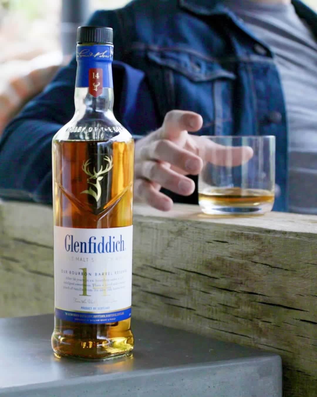 Glenfiddich USのインスタグラム：「Whisky Wednesdays are arguably our favorite day of the week second only to Fiddich Fridays of course… 😁 #Glenfiddich #Glenfiddich14」