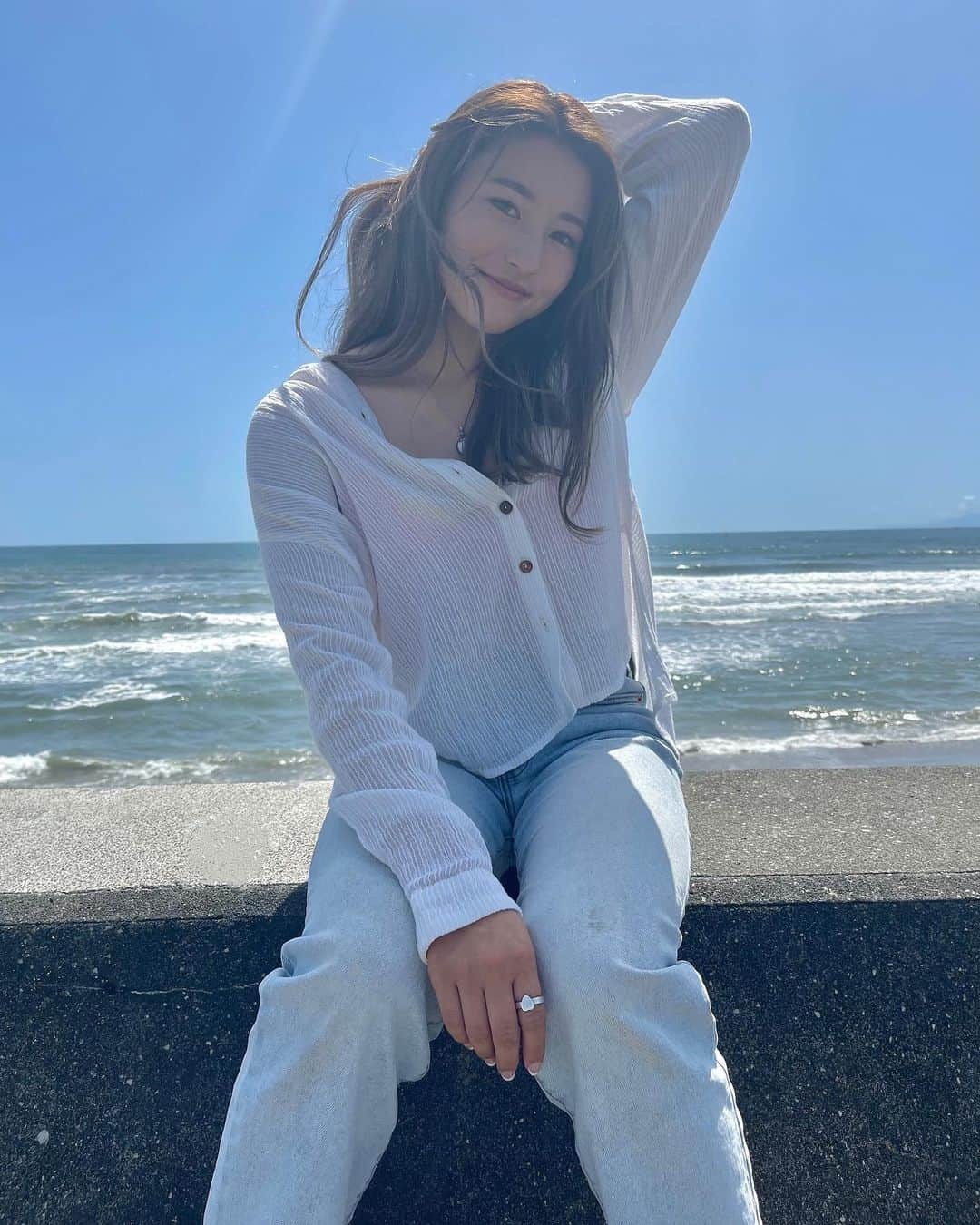 松田詩野さんのインスタグラム写真 - (松田詩野Instagram)「follow the sun👀🌊🦩💛✨  私がつけてるサンドバーは お洒落に見えるヘーゼル系カラーで 瞳が立体的に輝いて見えるし 程よいサイズで透明感があるから ナチュラルに馴染んでくれるよ♡  #seablink #シーブリンク @seablink_official」4月28日 17時18分 - shinomatsuda