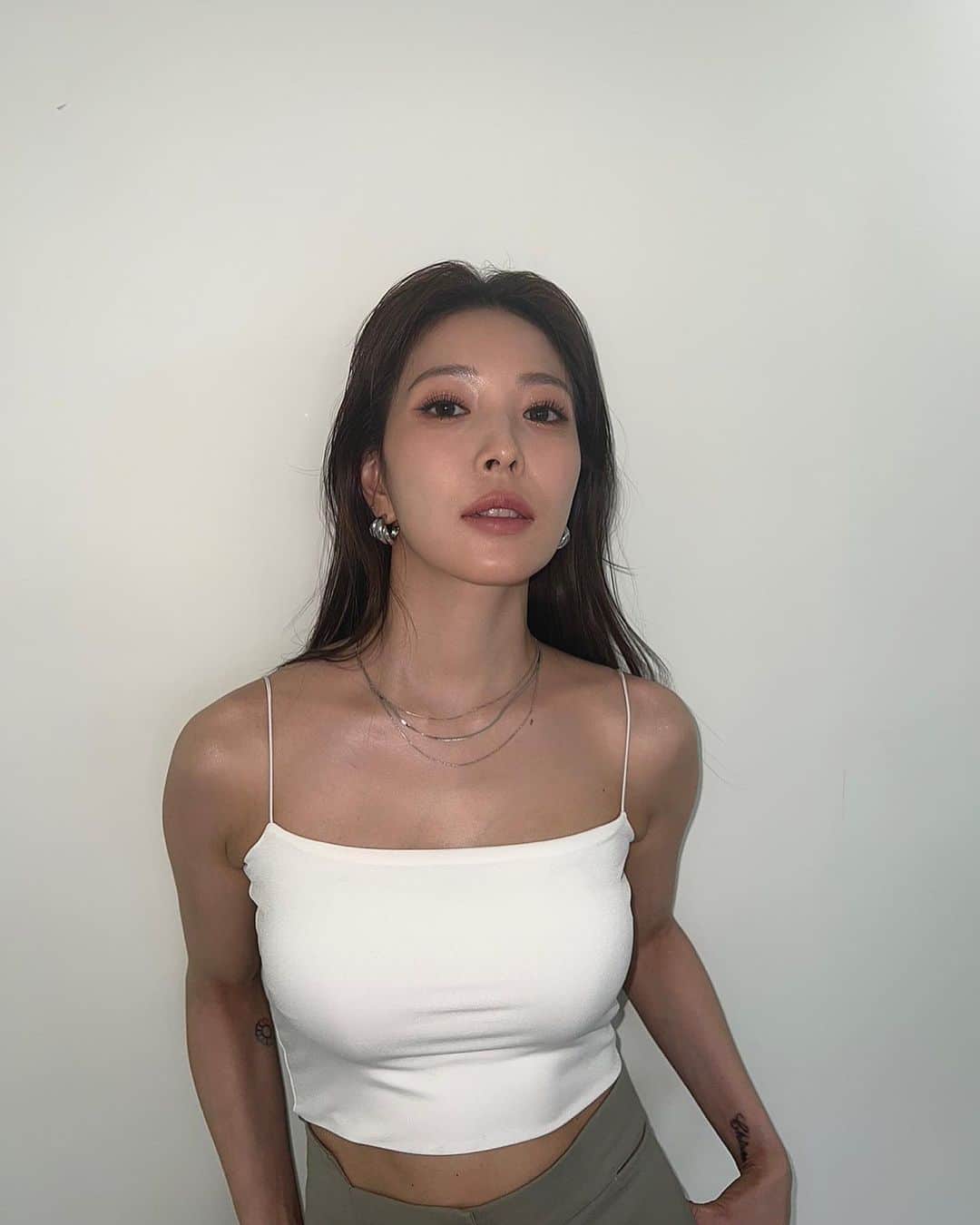 BoAのインスタグラム：「촬.영.중.」