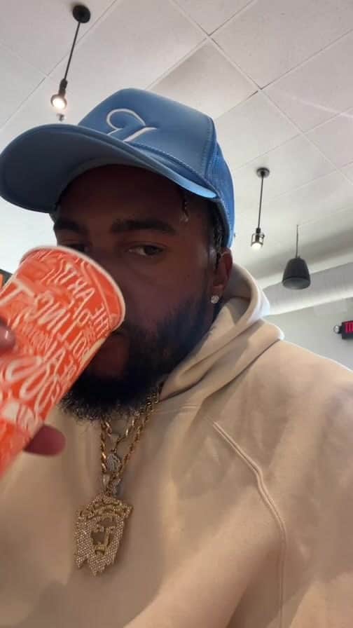 デショーン・ジャクソンのインスタグラム：「Come checc my spot @rollemup out 🔥🔥」