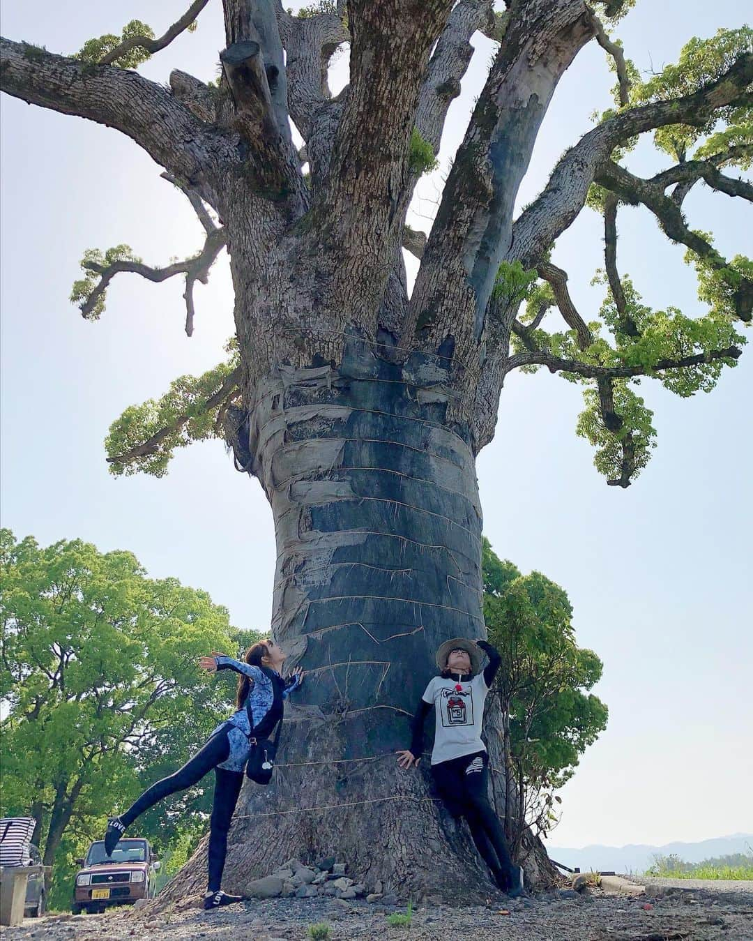 辻満里奈さんのインスタグラム写真 - (辻満里奈Instagram)「先週に引き続き、今日も姉さんと旅ロケ(朝倉編)🚘 ☀️  朝から、ドバイで流行っていると噂の水上アクティビティを体験してきました🌊  先週の旅ロケ(唐津編)は、今日のタダイマ！内で放送です✨  #旅行 #旅 #日帰り旅行 #朝倉 #福岡 #佐賀 #唐津 #ゴールデンウィーク #タダイマ！#アクティビティ #rkb毎日放送 #行楽日和 #石本愛 さん #アナウンサー #辻満里奈」4月28日 11時16分 - marina__tsuji