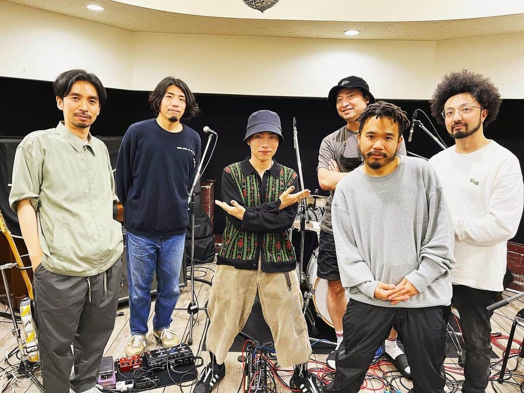 Ovallのインスタグラム：「Ovall × SIRUP 5/14(土) LOVE SUPREME JAZZ FESTIVAL JAPAN でのコラボレーションに向けて、リハーサル！  ついにあの曲をライブ初披露します👀  ばっちり仕上がってますので、お楽しみに😎✨  #Ovall #SIRUP #LOVESUPREMEJAZZFESTIVAL」