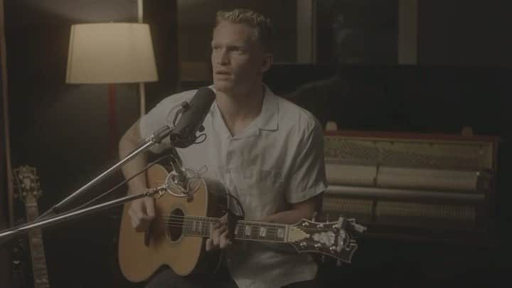 コーディー・シンプソンのインスタグラム：「“Let Go” acoustic live in-studio now on YouTube. More where this came from!」