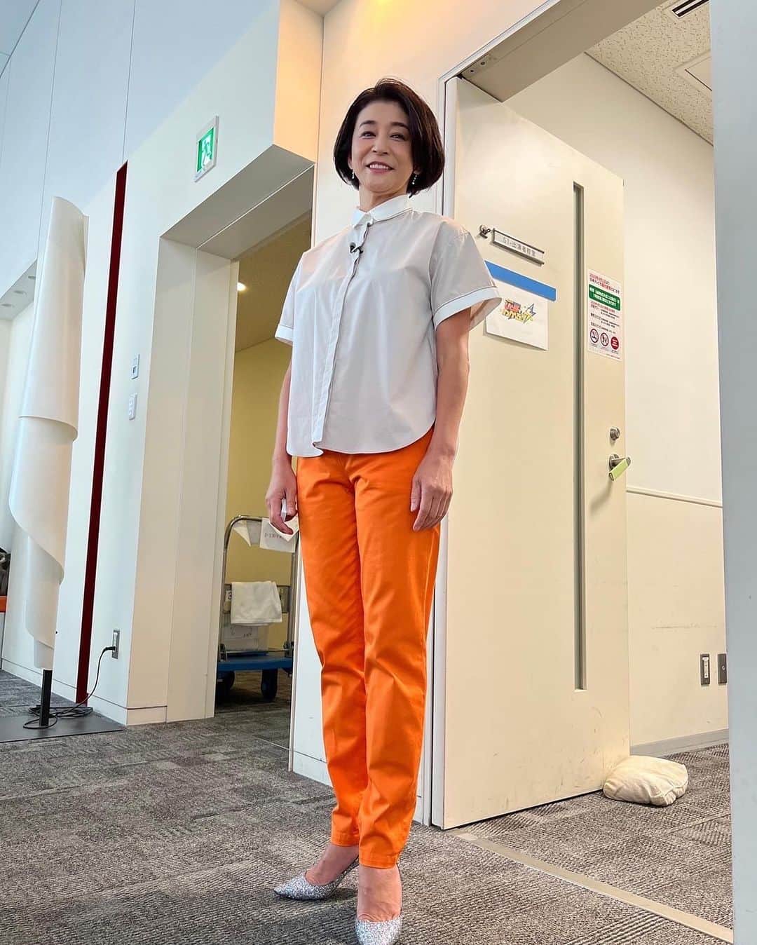 のインスタグラム：「@peserico.by  @blancvert_official   4/26のひと目でわかるの衣装です！！ どっちも私服で買い取りたいです！」