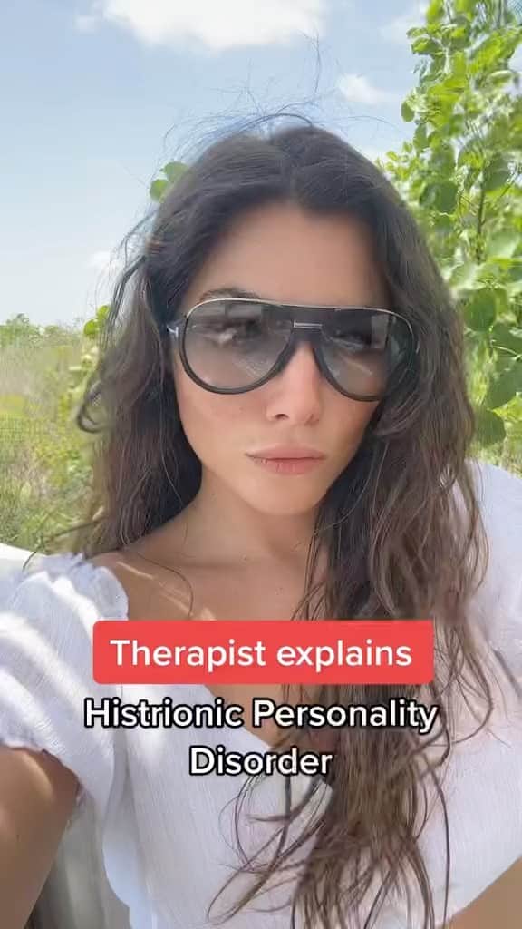 のインスタグラム：「HPD 🧠 #histrionicpersonalitydisorder #johnnydepp #amberheard」