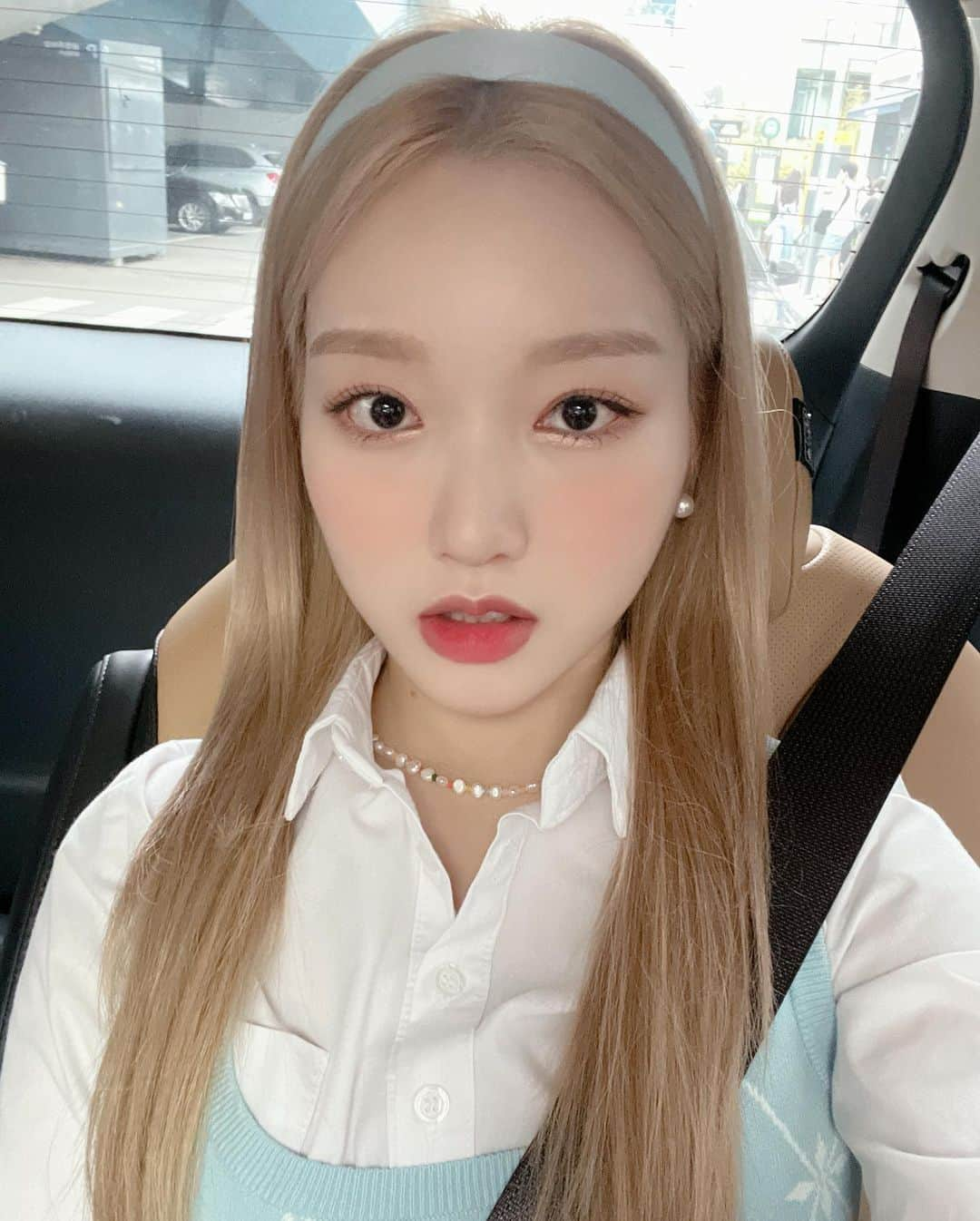 今月の少女さんのインスタグラム写真 - (今月の少女Instagram)「🦋 [#고원 / #GoWon] 🤍💙🦋💙🤍  #이달의소녀 #LOONA」4月28日 20時09分 - loonatheworld