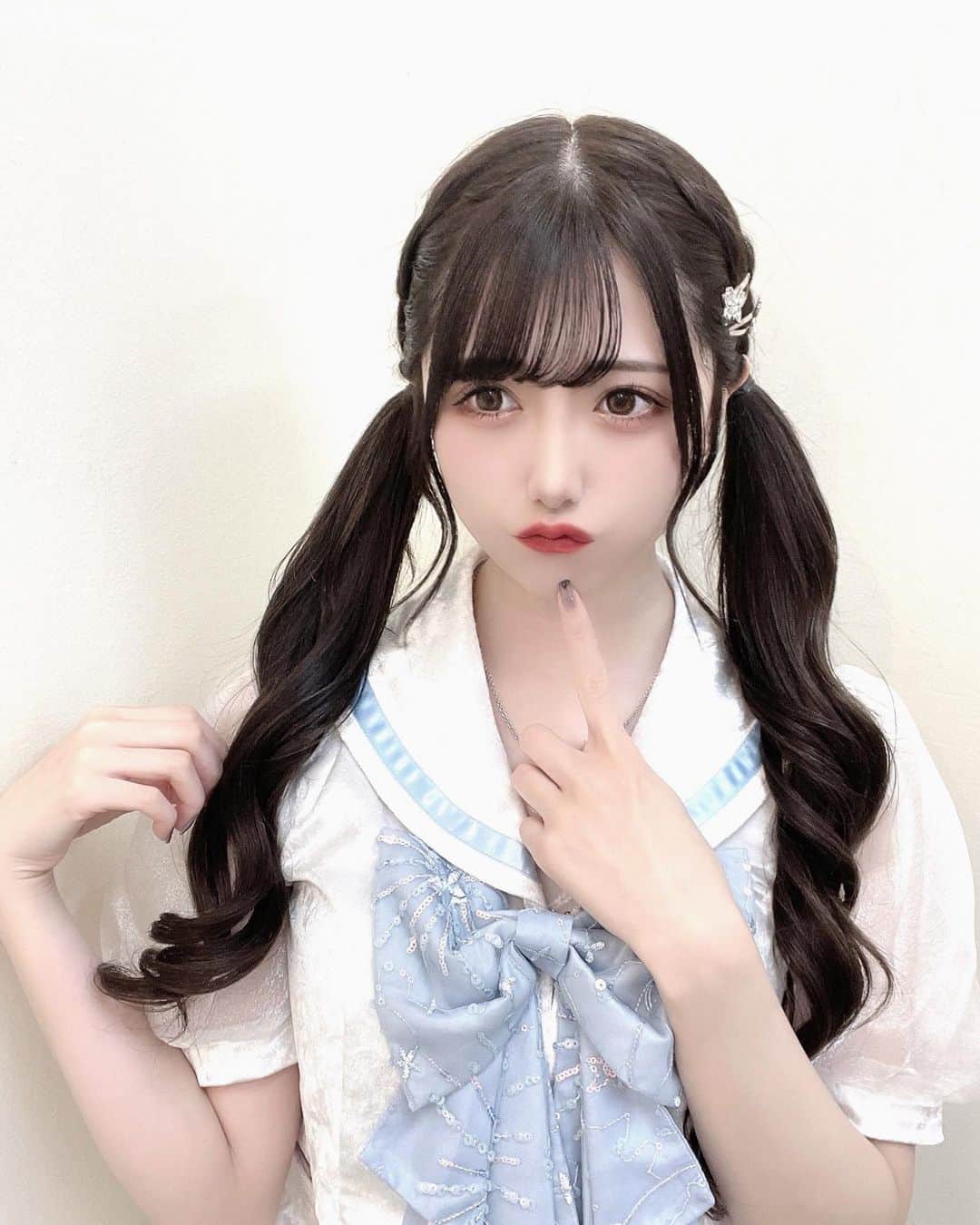 田口未彩のインスタグラム：「❤︎  久しぶりに衣装投稿❄️  .」