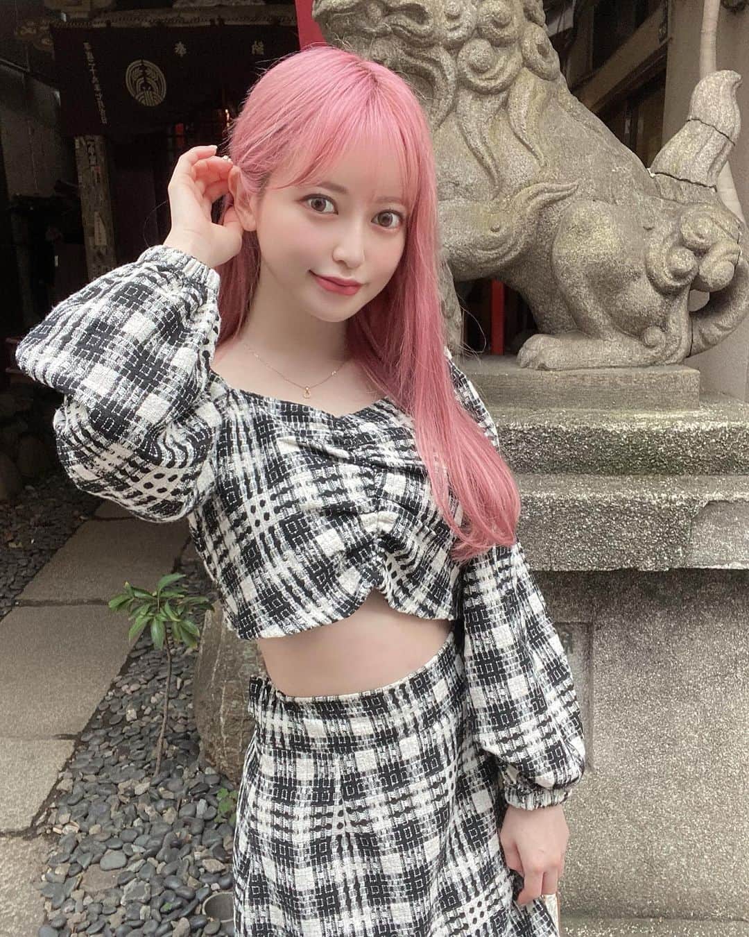 まりなちゃんのインスタグラム：「お腹がちょい見えるワンピをゲット💓 夜とか特に着たい🍷  @randy_online_」
