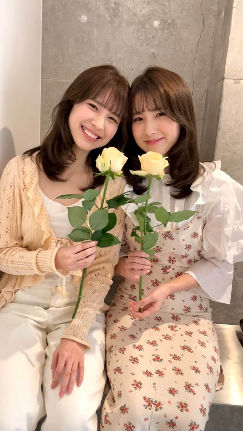 鈴木 みな・まりあのインスタグラム：「girlyな日🎀♡ #鈴木みなまりあ#双子#twins」