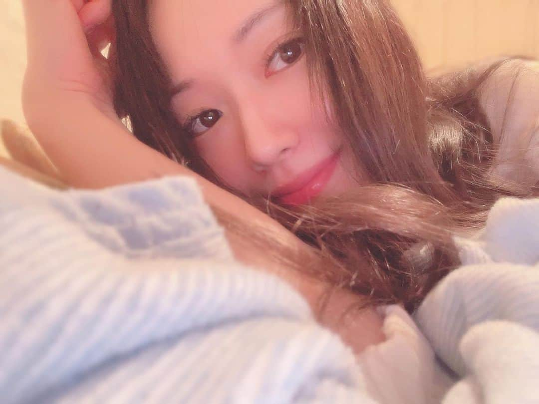 吉山りささんのインスタグラム写真 - (吉山りさInstagram)「😪😴🥱  寝る寝るね〜るね😘💕  夢でね〜🌟 ぎゅーっnight☺️🌠  #吉山りさ #モデル  #フリーランスモデル #フリーモデル   #美容 #40代 #美肌ケア #model #Japanese #バスタオル女子 #バスタオルモデル #温泉 #温泉ソムリエ #お酒 #お風呂 #温泉モデル #温泉女子 #hotsprings #目指せすっぴん美人 #모델 #pr #インフルエンサー #onsen #出張撮影  #夢でね  #ぎゅーっnight」4月28日 22時06分 - oreorerisa