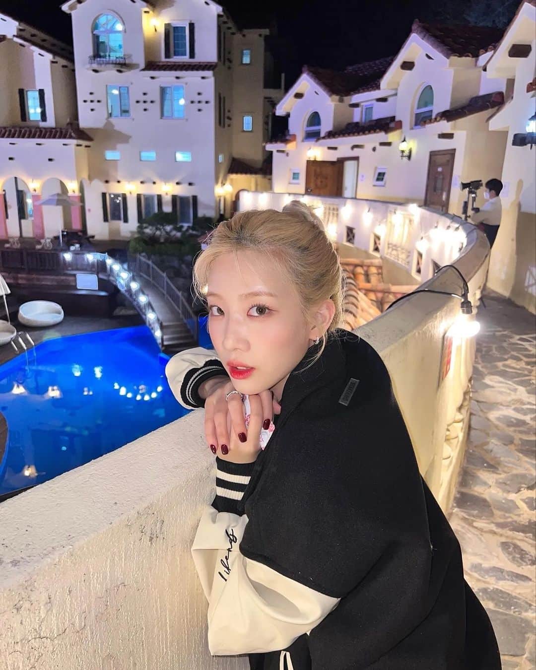 のインスタグラム：「🦉 [#김립 / #KimLip] 두근두근 워크샵🤭  pit-a-pat workshop🤭  #이달의소녀 #LOONA」