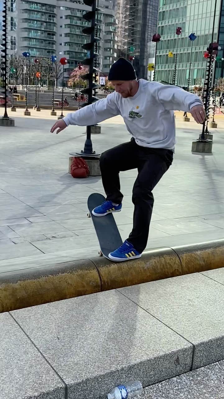 adidas Skateboardingのインスタグラム：「/// @busenitz in Paris 🤌.  #adidasskateboarding」