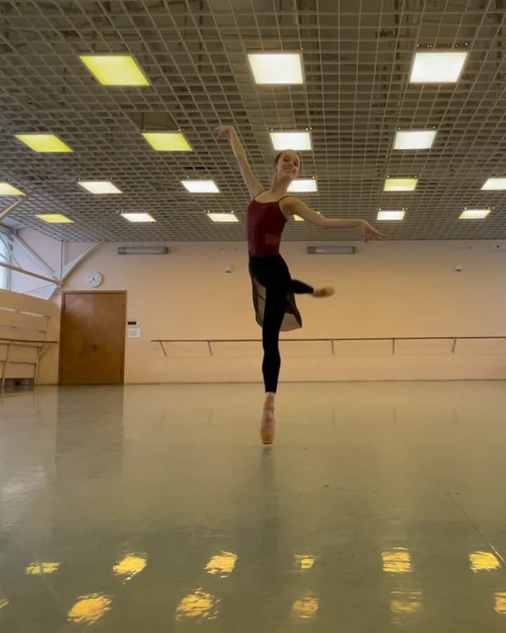 マリア・コーレワのインスタグラム：「Sneak peek ✨ Shyrin in “Legend of Love” already after tomorrow 🙏🏻  Маленькое превью ✨ Ширин в “Легенде о Любви” уже послезавтра 🙏🏻」