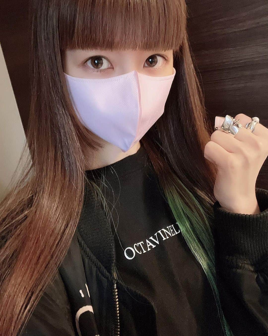 のインスタグラム：「勇気が出るTシャツを着てワクチン3回目行ってきます💪💪💪  #3rdvaccınatıon」