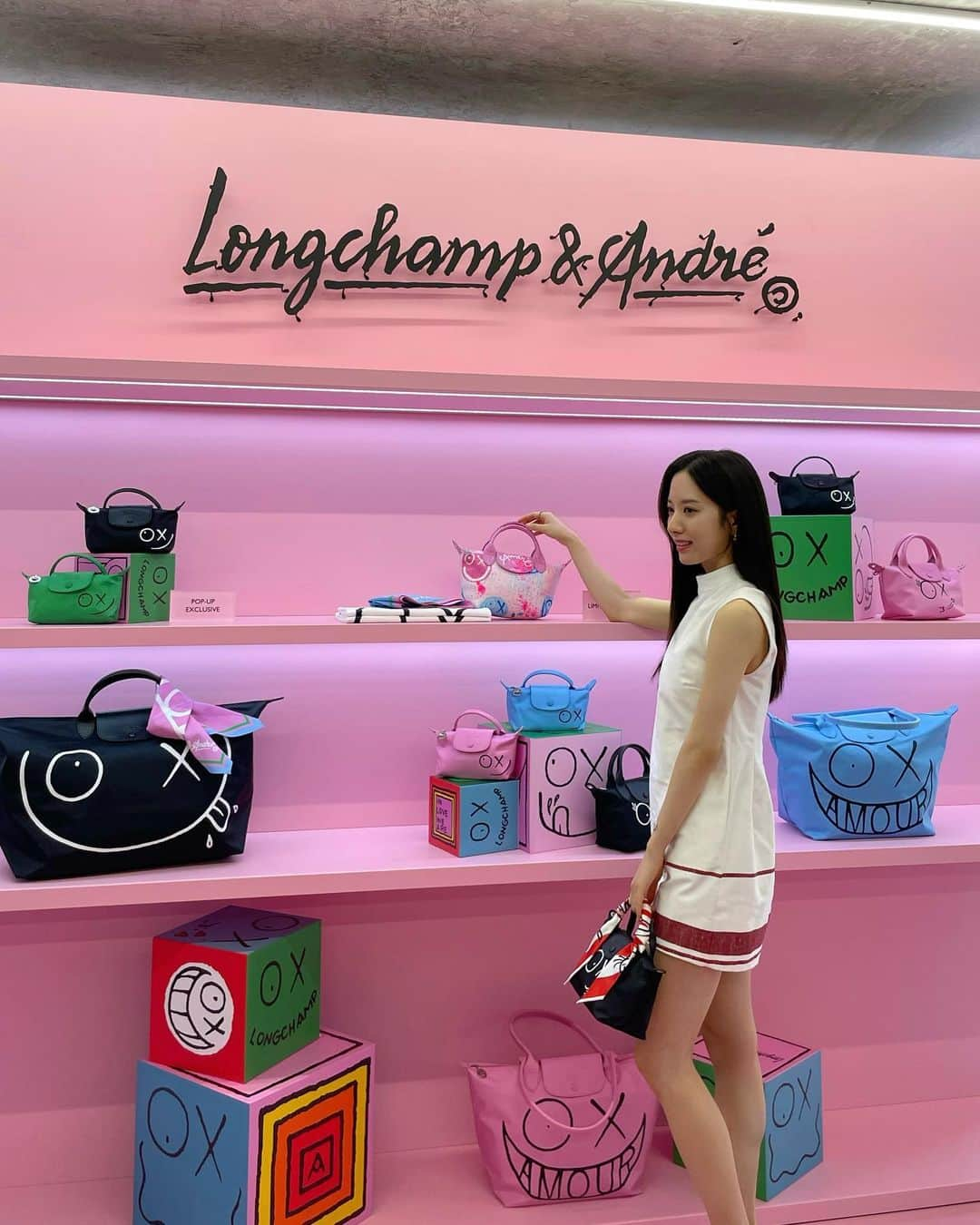 ボナさんのインスタグラム写真 - (ボナInstagram)「@Longchamp OX💝  #광고 #롱샴  #롱샴팝업스토어 #longchamp #longchampXandre」4月29日 12時05分 - bn_95819