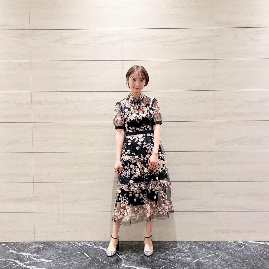 おのののかのインスタグラム：「＊ 高校の友人の結婚式❤️ 久しぶりにプライベートでお洒落して 娘は夫に預けて楽しんできちゃいました😳✨  とっても素敵な式だったなぁ。 とっても幸せそうで、、🥲✨✨✨ 本当に本当におめでとう。✨  私たちは披露宴できなかったから 落ち着いたら改めてやりたいな。 なんて思っちゃいました。🫶」