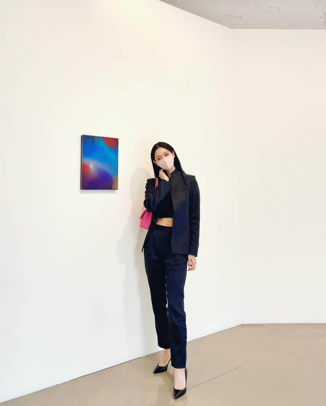 クララのインスタグラム：「@gallerybaton #MarkusAmm」