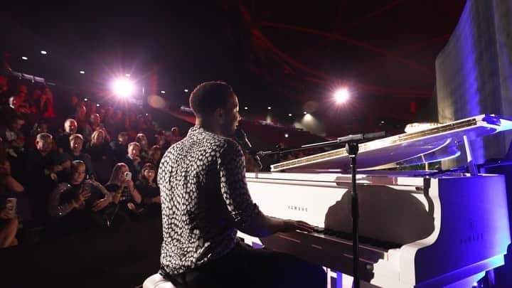 のインスタグラム：「We’re back for week 2 of @johnlegend’s #LoveInLasVegas!   Join us for the VIP Experience or Meet & Greet Package featuring #LVEWines in the Legendary Piano Bar before the show! Packages and tickets are available at johnlegend.com.」