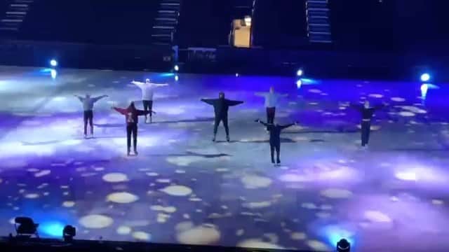 アンドリュー・ポジェのインスタグラム：「The stage is set and we are ready to put on a show across 🇨🇦! Hoping to connect and put on a good show for everyone joining us @starsonice   💥 Let’s go!! 💥」