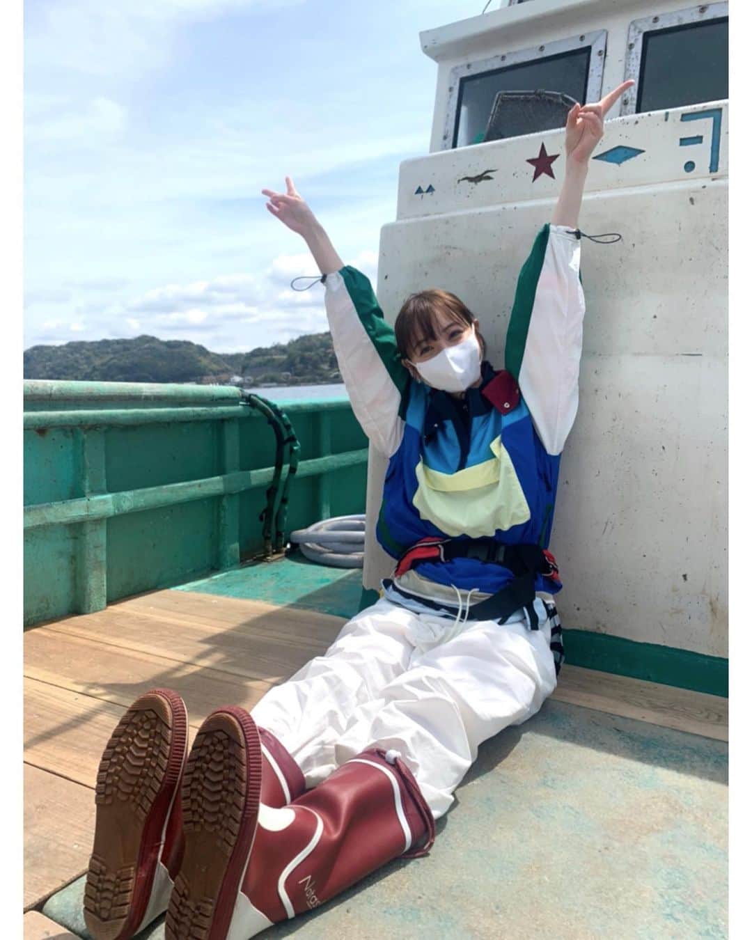佐々木希さんのインスタグラム写真 - (佐々木希Instagram)「明日4月30日（土）21:00〜 日本テレビ「#1億3000万人のSHOWチャンネル 」に出演します📺 「港町チャンネル」のコーナーで、千葉県富津市の港町をリポートしています！ 富津名産品の海苔やカキを頂いたり、さらに幻の黄金アジを使ったアジフライをスタジオ届けるため、漁へも挑戦しました⛴ 果たして黄金アジをスタジオに届けることが出来たのでしょうか…！？ ぜひご覧ください☺︎」4月29日 13時45分 - nozomisasaki_official