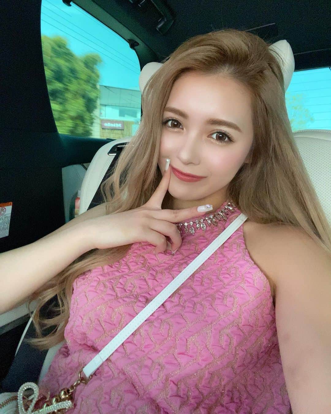 NATSUNEのインスタグラム：「✌🏻💓  今日から７連休😂」