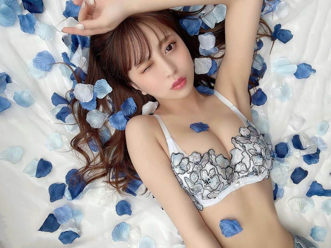 竹内星菜さんのインスタグラム写真 - (竹内星菜Instagram)「おはよう！！ . .  #japanesegirl #女孩 #소녀 #竹内星菜 #长发 #可爱 #japan #自撮り界隈 #グラビア #彼女感 #photo #女子 #followｍe #instagram #swimwear #水着 #デニムコーデ #ツインテール #泳装👙」4月30日 8時06分 - seina0227