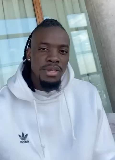 のインスタグラム：「Rendez-vous demain samedi 30 avril pour l’opération Mana-Mana: mon acte patriotique pour ma ville. Je vous lance le challenge #atoato #utv #10 #15 🇧🇫 🐎」