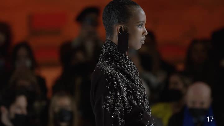 ステファンローランのインスタグラム：「Draped jacket in chocolate suede embroidered with topazes. Long dress in brown chiffon. Look number 17 from our latest Haute Couture show. #stephanerolland #hautecouture #SS22」