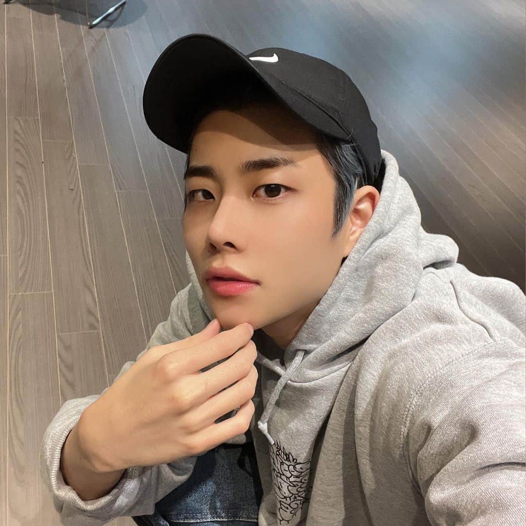 MJのインスタグラム：「🧩」