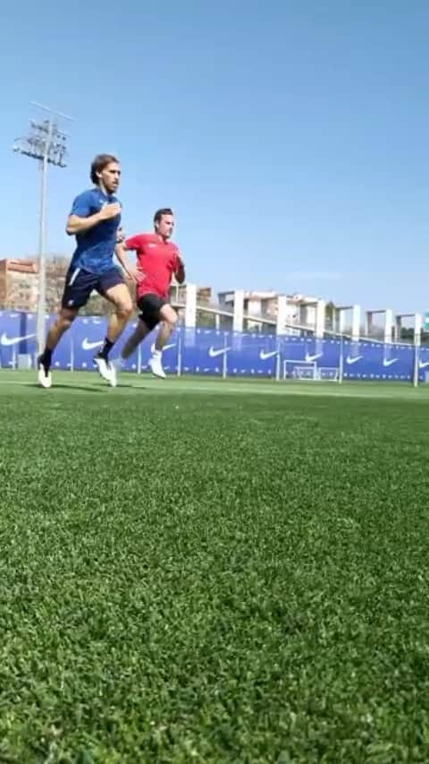 マルク・ムニエッサのインスタグラム：「🏃🏽🏃🏼‍♂️🎥 @ignasi_ochoa」