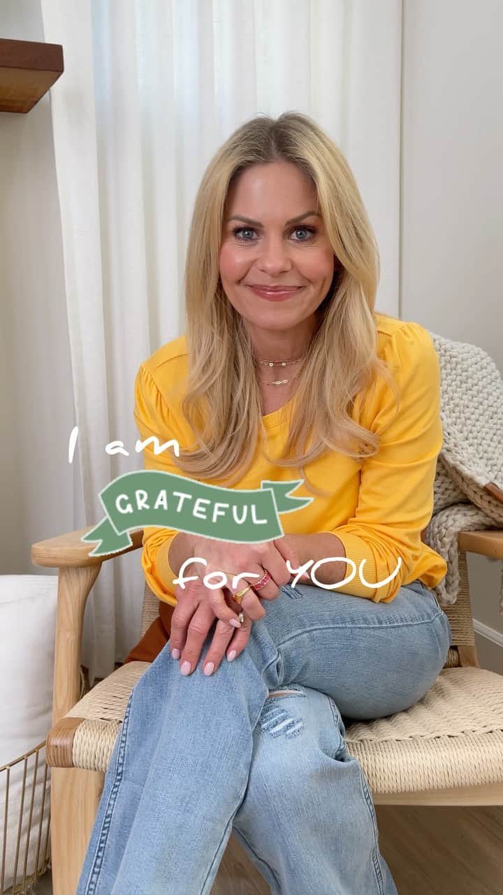 キャンディス・キャメロン・ブレのインスタグラム：「Introducing my 7 Day Gratitude Challenge 💛☀️🙏🏼 Did you know that starting each and every day with a grateful heart, invites positivity into your day? Sign me up 🙋🏼‍♀️  Let’s do it together! Watch the whole video to get all the details and then head over to candacecbure.com/gratitude to download your very own Gratitude Graphics.  You’ll post 1 graphic with whatever you’re grateful for, for 7 days in a row. This can be on your Story or Main Feed here on Instagram.  Make sure to tag me and use the hashtag #gratefulcandace so I can repost your graphics 🙌🏼  I’ll be posting my first graphic Sunday, May 1st to kick things off ✨  Stay grateful!」