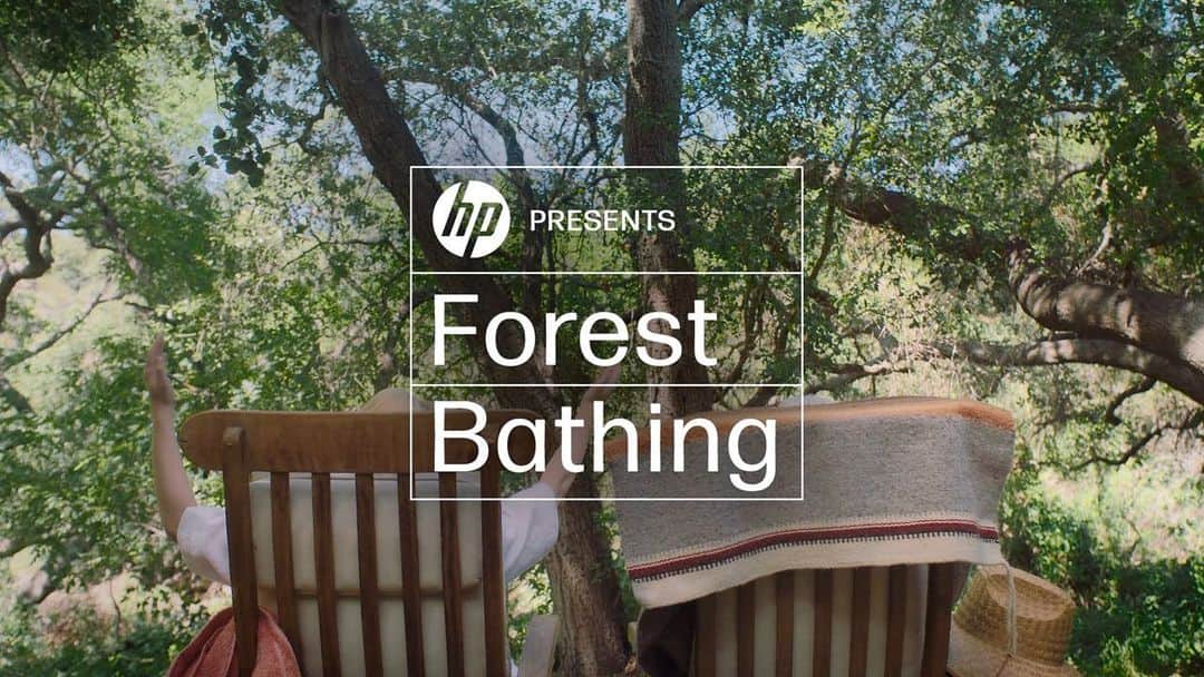 HP（ヒューレット・パッカード）のインスタグラム：「This spring, we’re planting up to 1 million trees with partners @janegoodallinst and the @arbordayfoundation to regenerate and protect our forests through the Plant a Tree with HP campaign in support of #JanesGreenHope. We enlisted the help of @rebelwilson to learn a bit more about the importance of reforestation – all while taking a relaxing forest bath with Dr. Jane Goodall. #HPSustainableImpact」